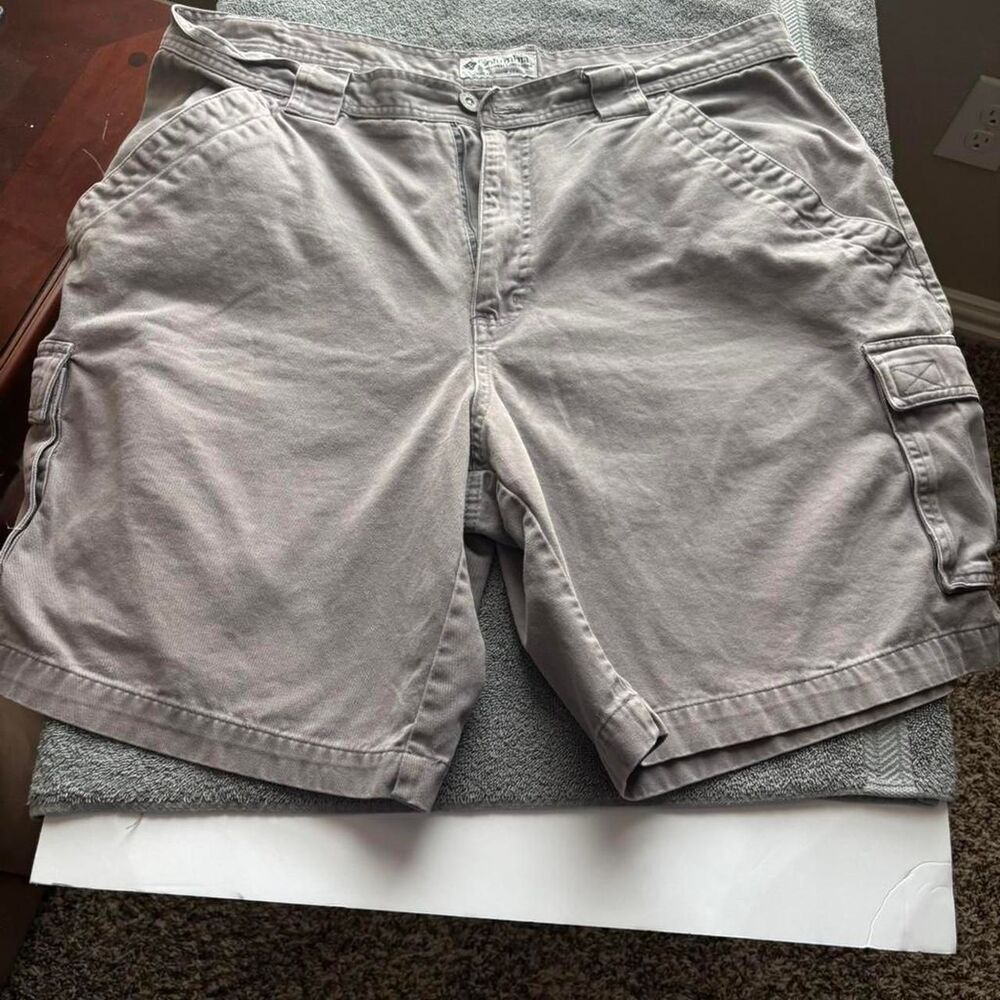 Columbia-sportswear Men's Grey and Khaki Shorts
